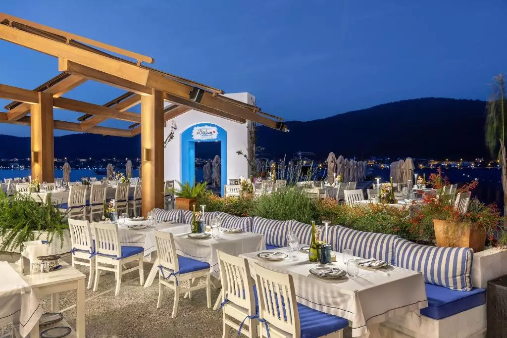 رستوران تایتانیک